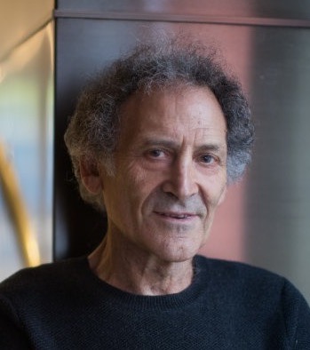 Head shot of performer Arnold Zable